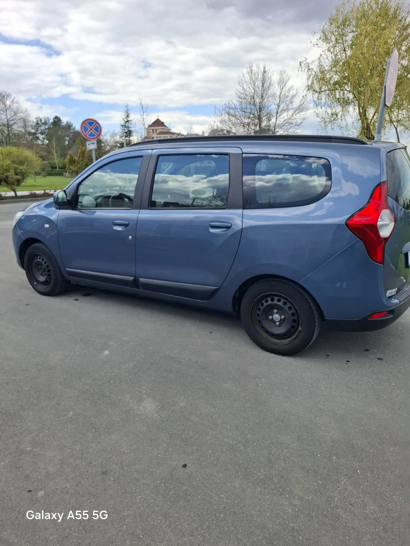 Dacia Lodgy 1.6 , снимка 3 - Автомобили и джипове - 54299992