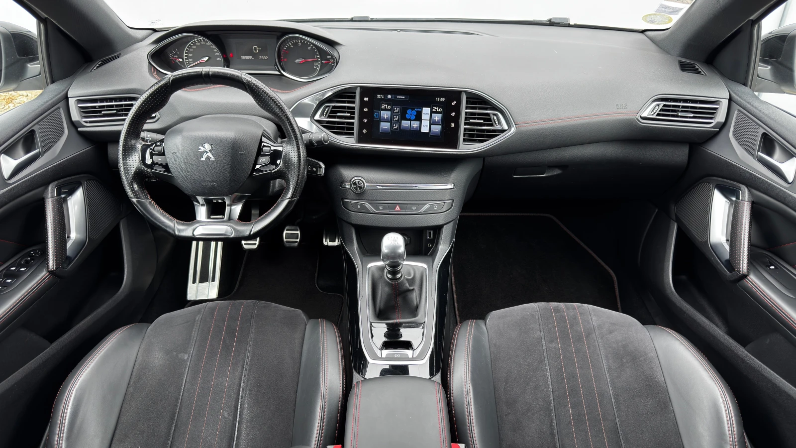 Peugeot 308 1.6 Blue-HDi GT Line 🇫🇷, снимка 10 - Автомобили и джипове - 54360427
