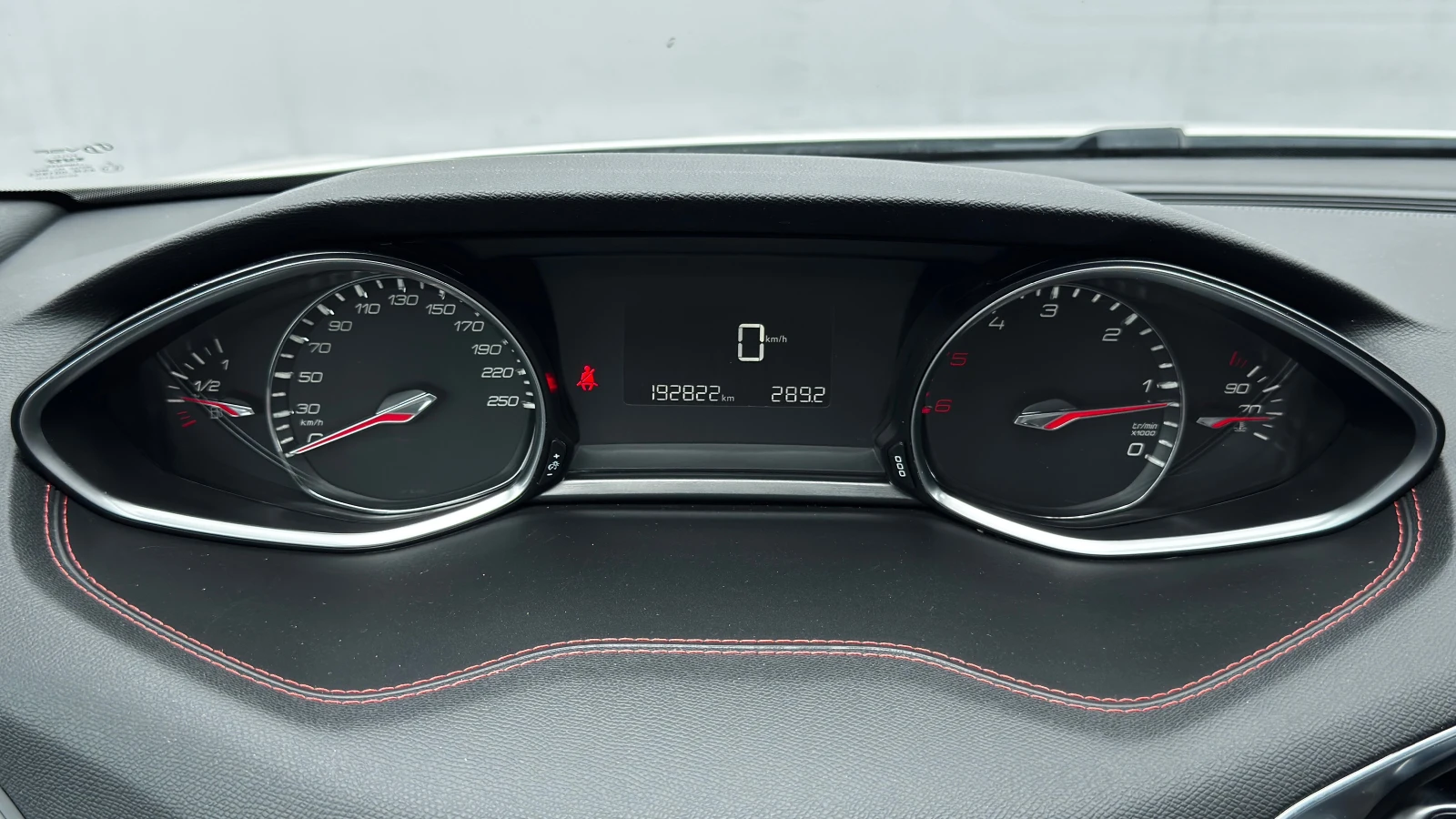 Peugeot 308 1.6 Blue-HDi GT Line 🇫🇷, снимка 14 - Автомобили и джипове - 54360427