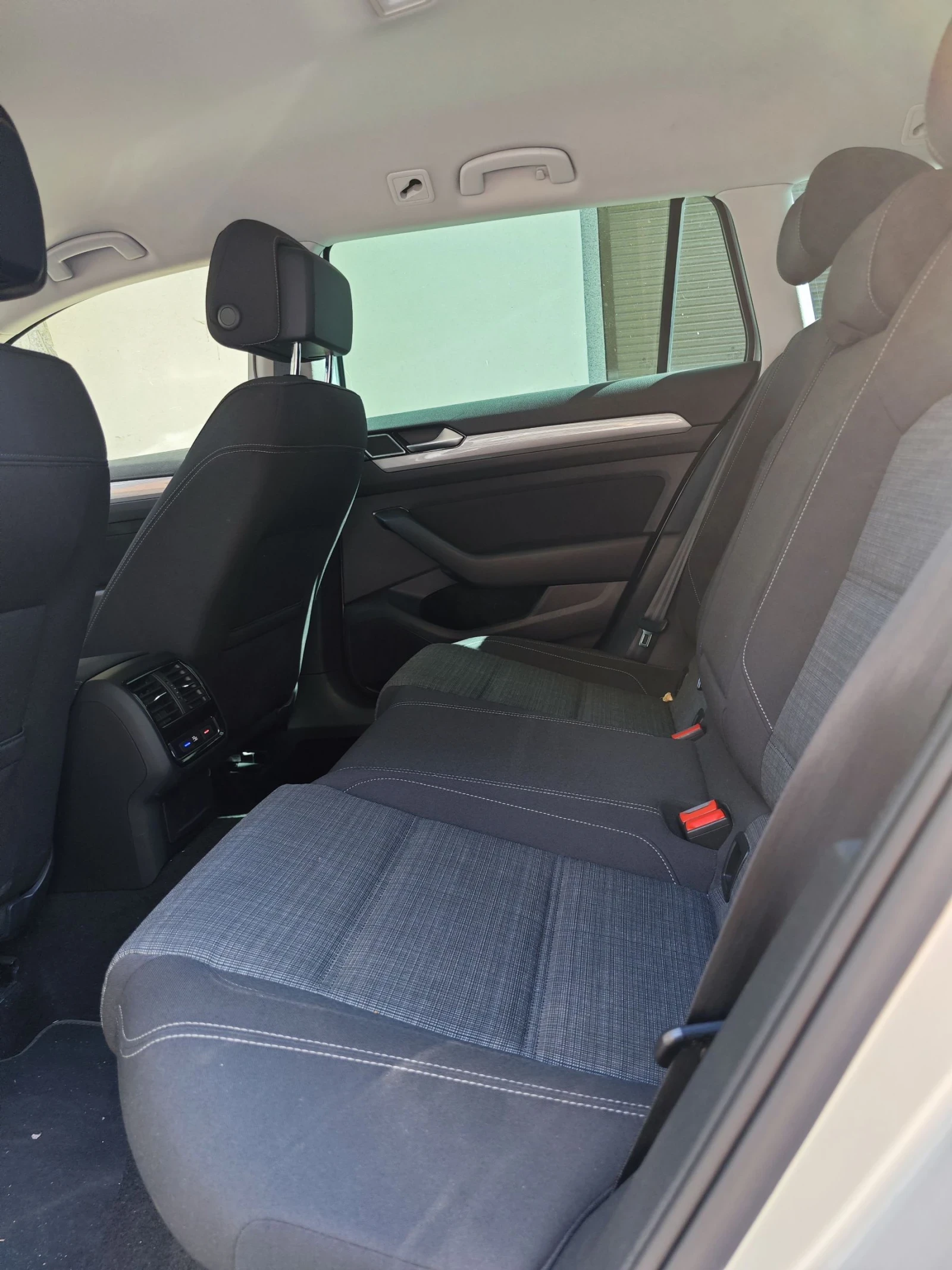 VW Passat 2.0TDI 150 к.с. Led matrix/ACC(distronic) DIGITAL, снимка 16 - Автомобили и джипове - 55073848