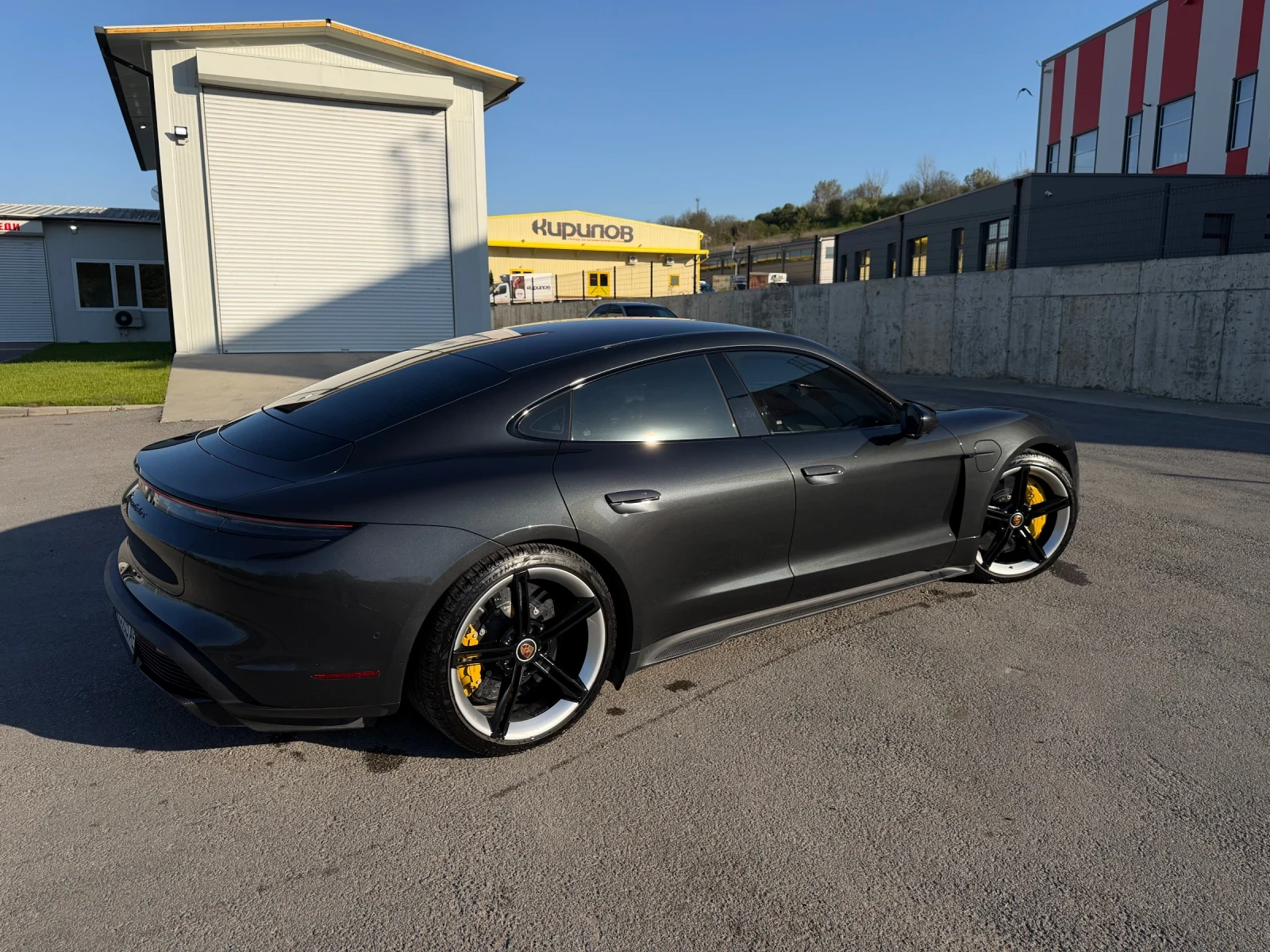 Porsche Taycan Turbo S/Ceramic/Burmester/25000км, снимка 4 - Автомобили и джипове - 54697765