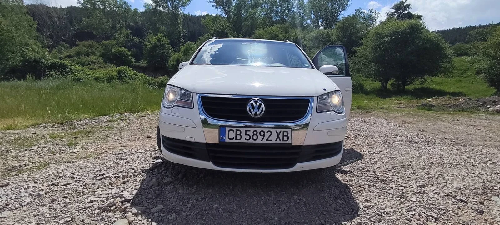 VW Touran, снимка 2 - Автомобили и джипове - 54727574