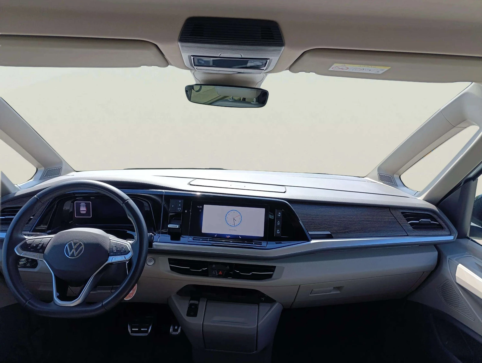 VW Multivan 2.0, снимка 11 - Автомобили и джипове - 54745280