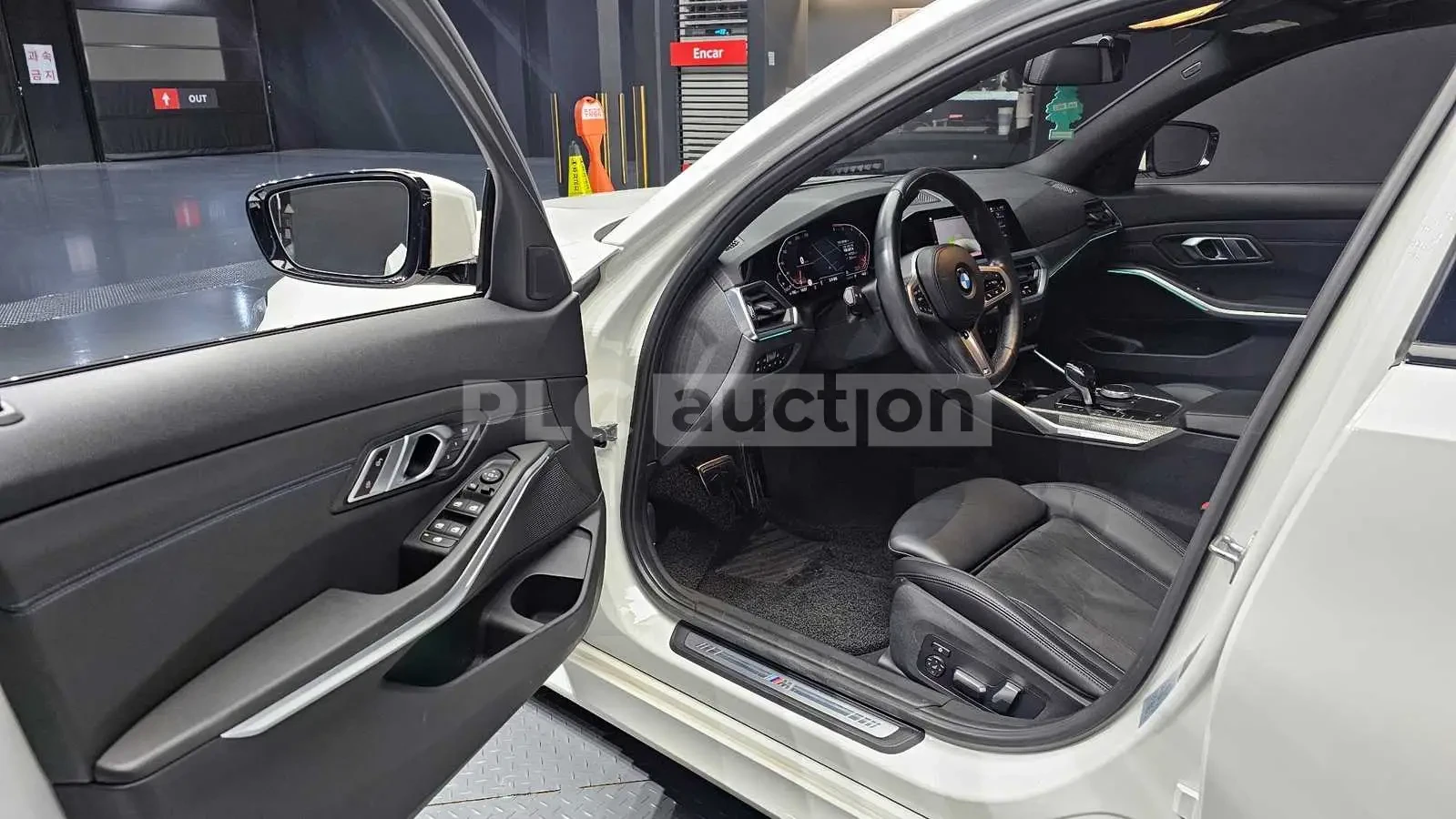 BMW 320 ПОДГРЕВИ * ПАНО * KEYLESS * АВТОКРЕДИТ , снимка 11 - Автомобили и джипове - 54999191