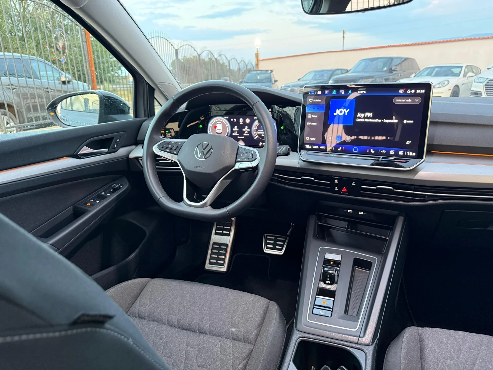 VW Golf 8.5 Facelift 1.5 eTSI DSG Mild Hybrid HUD, снимка 9 - Автомобили и джипове - 55093907