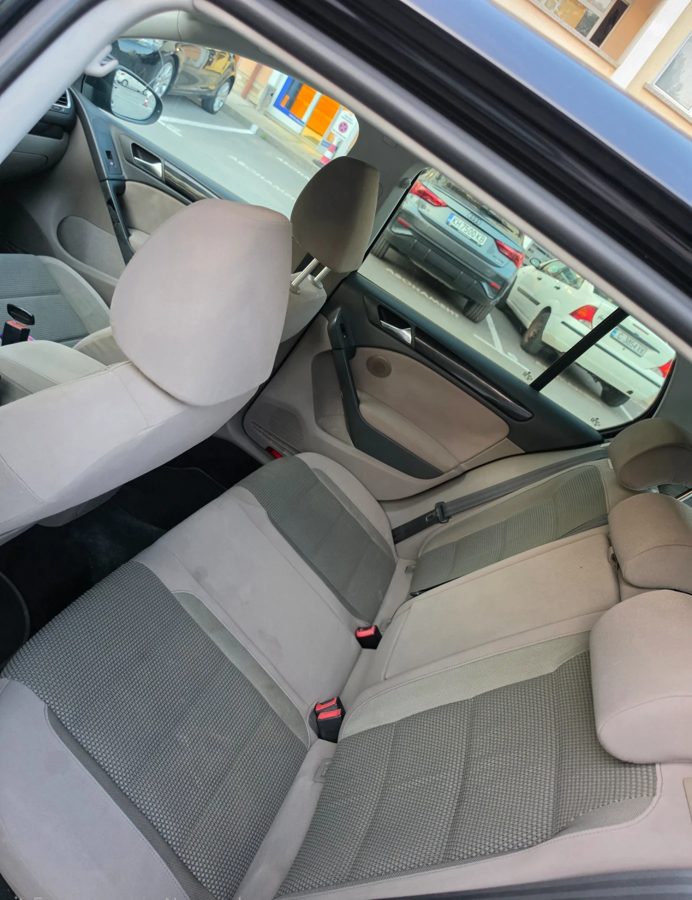 VW Golf 2.0 TDi 110 Android, снимка 14 - Автомобили и джипове - 55240894