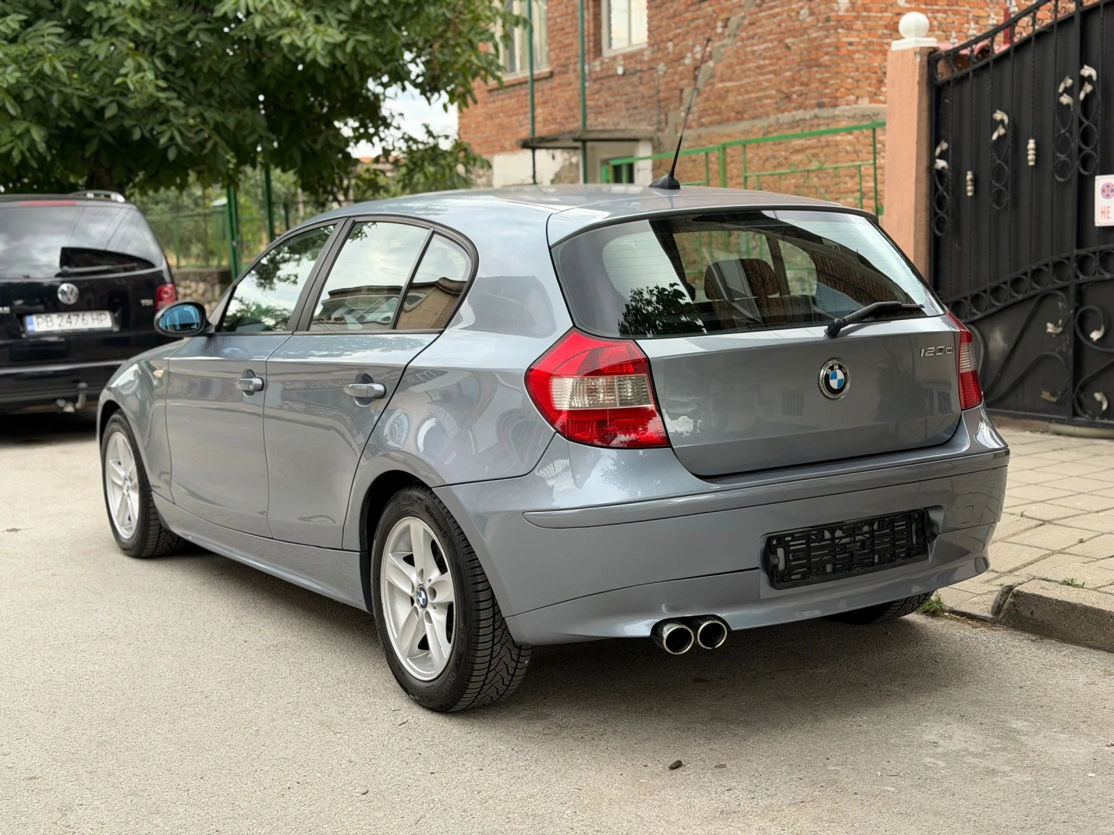 BMW 120 2.0D 163кс. Автомат* Парктроник* Подгрев* Старт-Ст, снимка 5 - Автомобили и джипове - 55516395