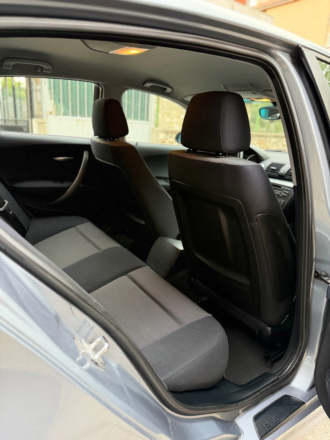 BMW 120 2.0D 163кс. Автомат* Парктроник* Подгрев* Старт-Ст, снимка 15 - Автомобили и джипове - 55516395