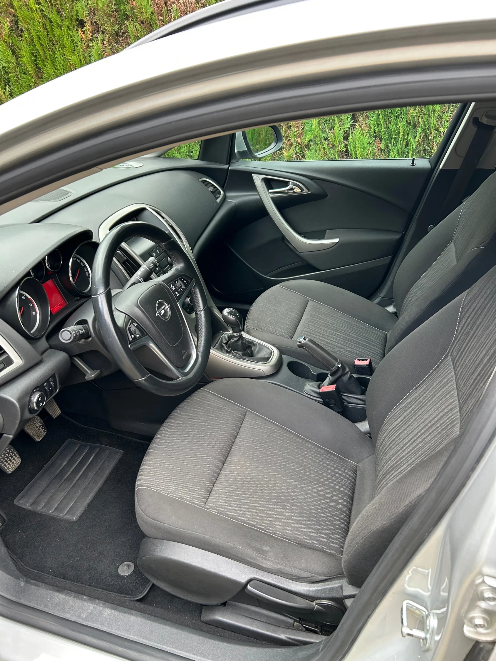 Opel Astra 1.6 115кс., снимка 10 - Автомобили и джипове - 55597128