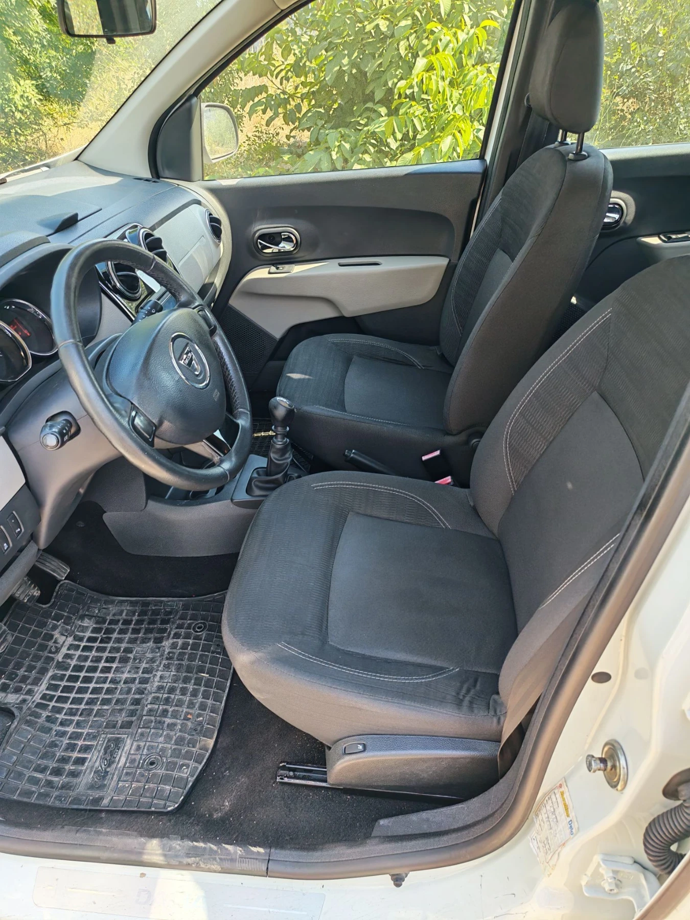 Dacia Lodgy 1.5 dci - 109кс / 7 местна / 6 скорости , снимка 8 - Автомобили и джипове - 55726551