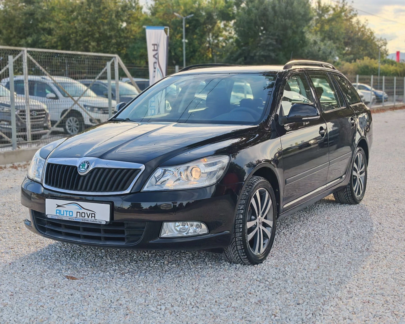 Skoda Octavia 1.6 105 К.С. ДИЗЕЛ! КОМБИ! , снимка 3 - Автомобили и джипове - 56216286