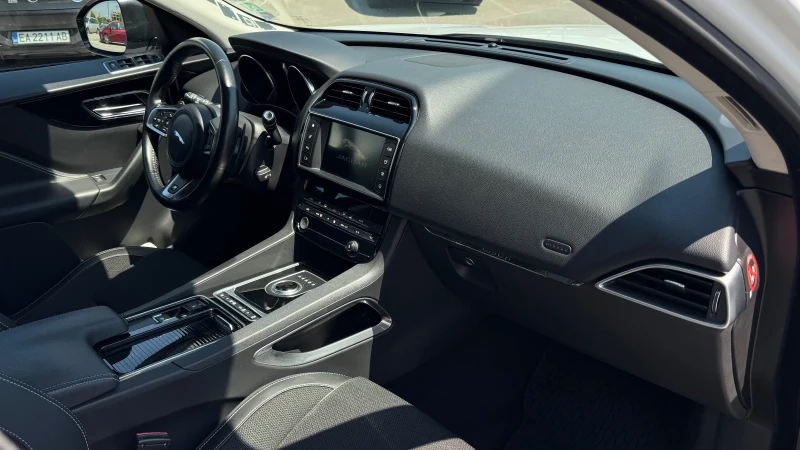 Jaguar F-PACE R-Sport, снимка 11 - Автомобили и джипове - 51341154