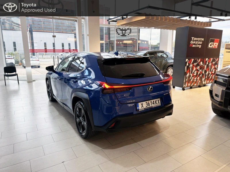 Lexus UX 200 2019, снимка 7 - Автомобили и джипове - 52507805
