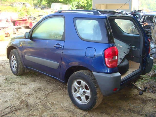 Toyota Rav4 2.0i, снимка 3 - Автомобили и джипове - 46834508