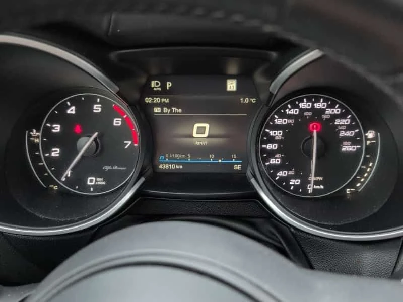 Alfa Romeo Stelvio * Veloce 4D Utility * ПОДГРЕВ* KEYLESS* , снимка 12 - Автомобили и джипове - 53756138