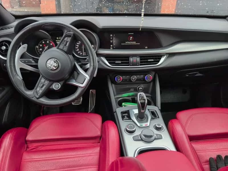 Alfa Romeo Stelvio * Veloce 4D Utility * ПОДГРЕВ* KEYLESS* , снимка 13 - Автомобили и джипове - 53756138