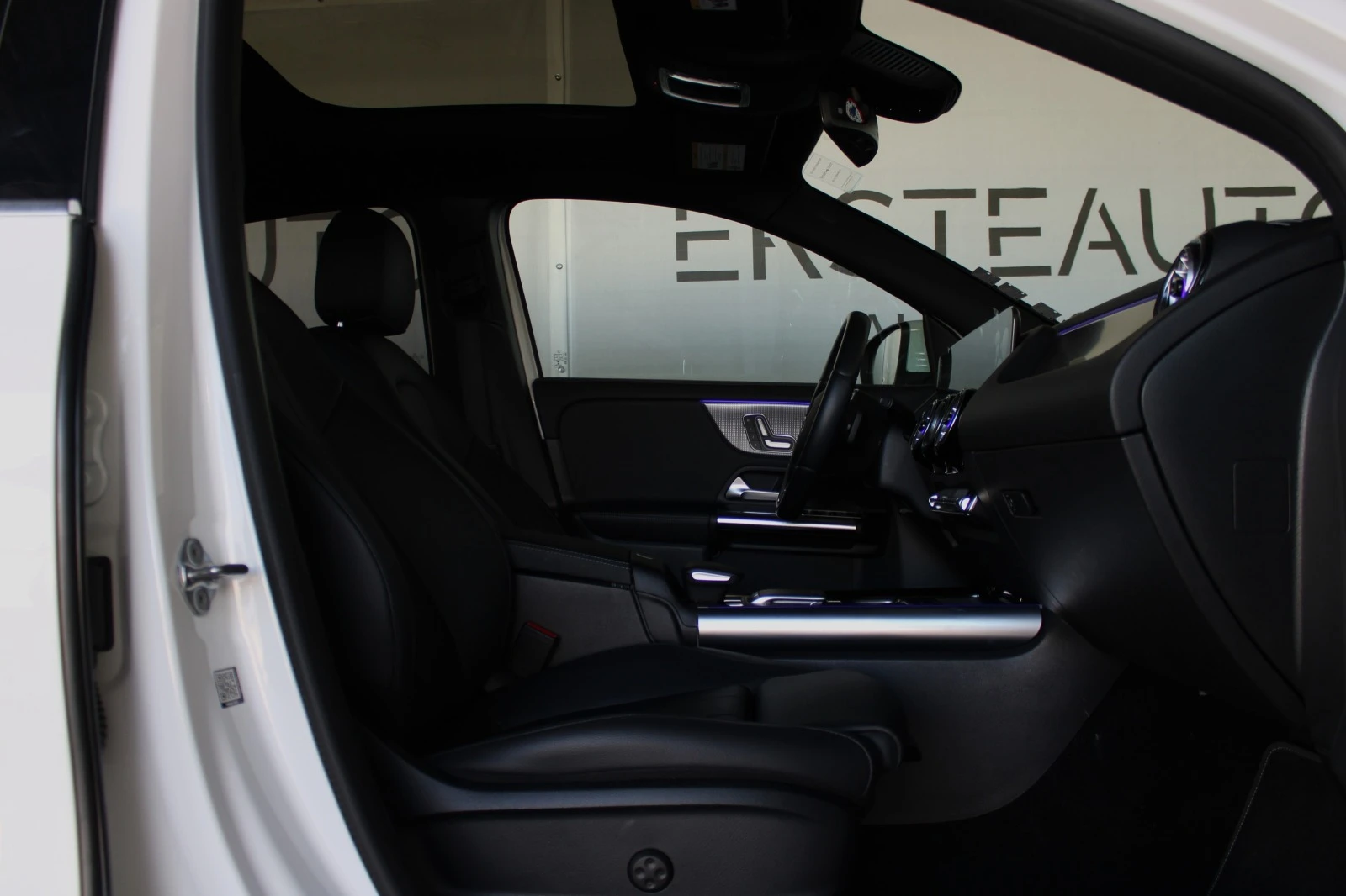 Mercedes-Benz GLA 250 4M PANO 360 KEYLESS | Mobile.bg   14