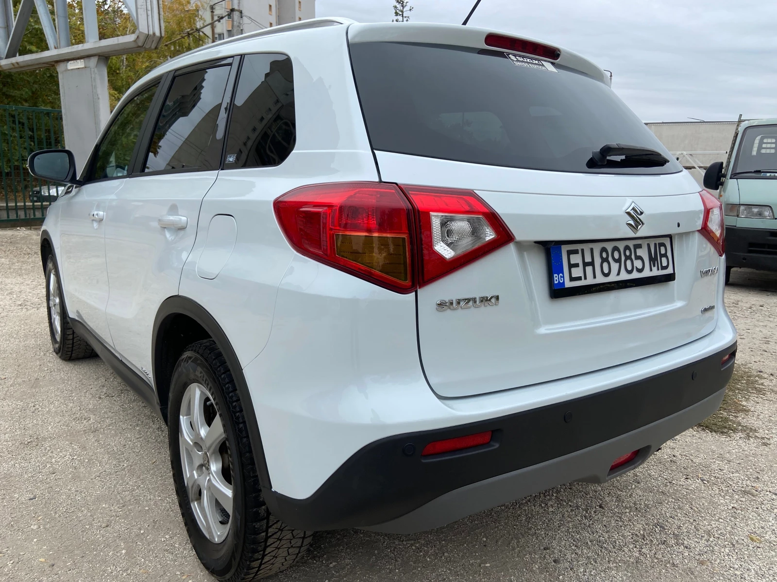 Suzuki Vitara 1.6I 4X4  NAVI Камера Панорама Allgrip Швейцария - изображение 3