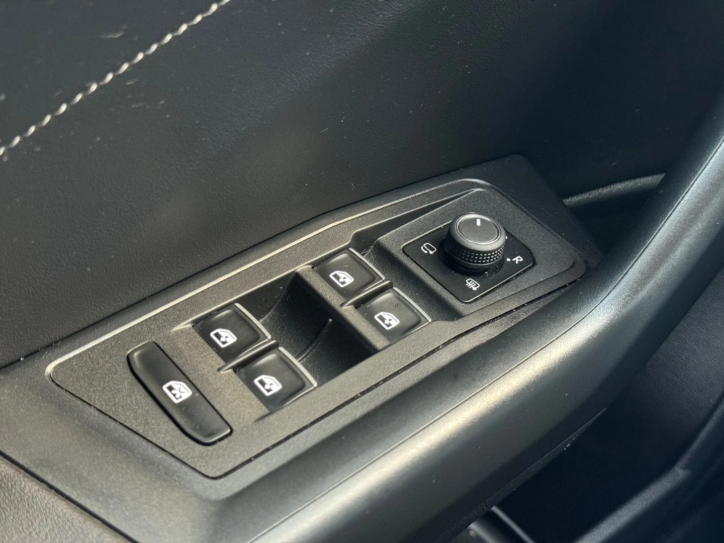 VW T-Roc VW T- Roc Style 1.5 TSI OPF DSG - изображение 8