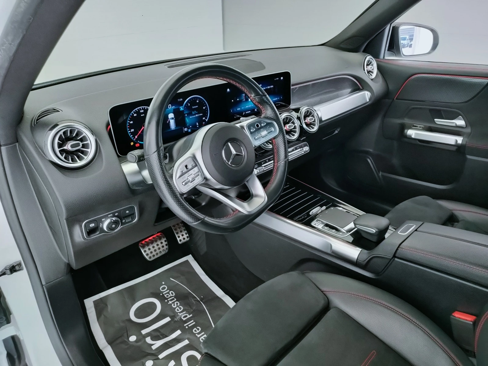 Mercedes-Benz GLB PREMIUM AMG LINE 4-MATIC - изображение 8