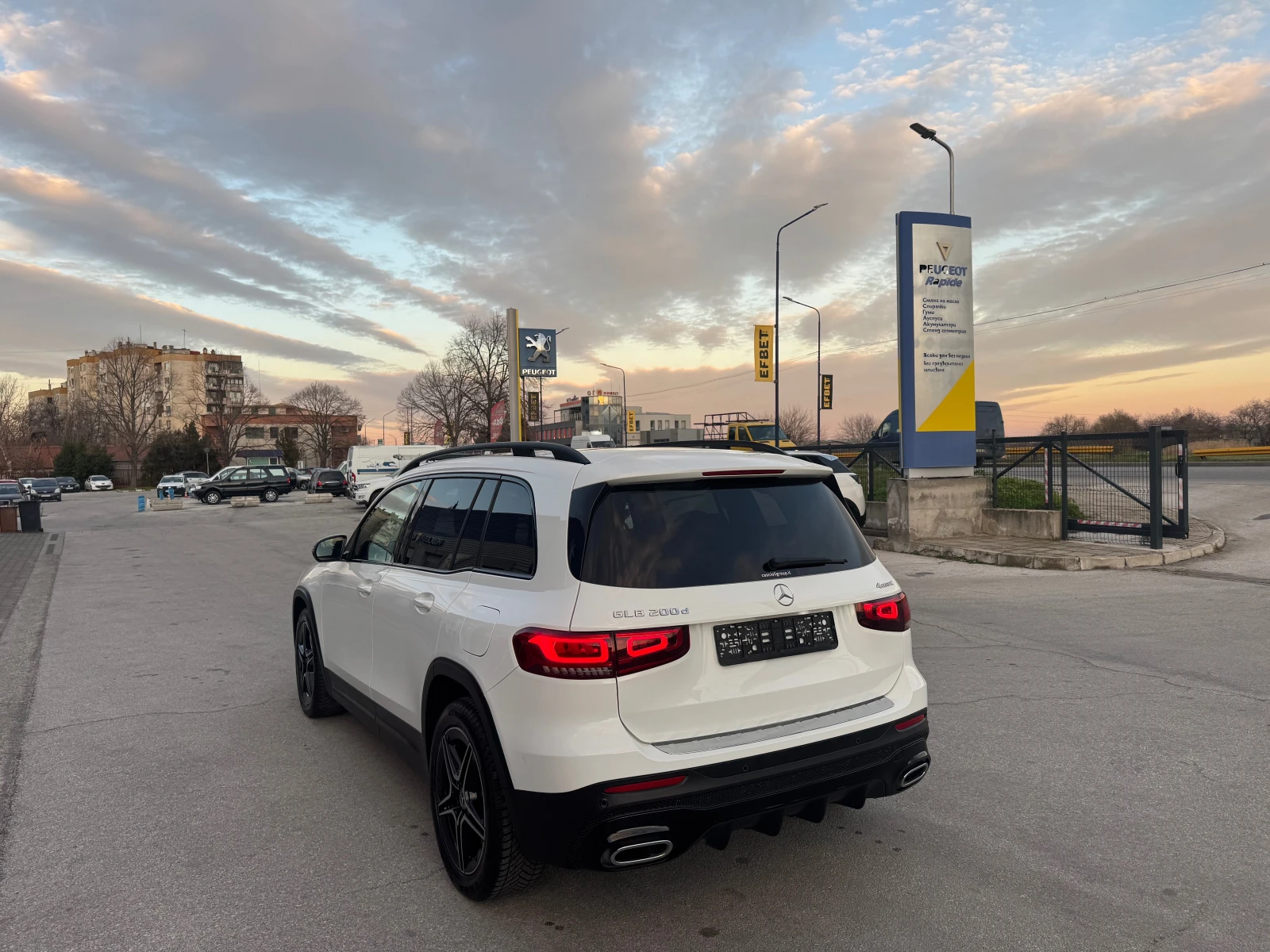 Mercedes-Benz GLB PREMIUM AMG LINE 4-MATIC - изображение 3