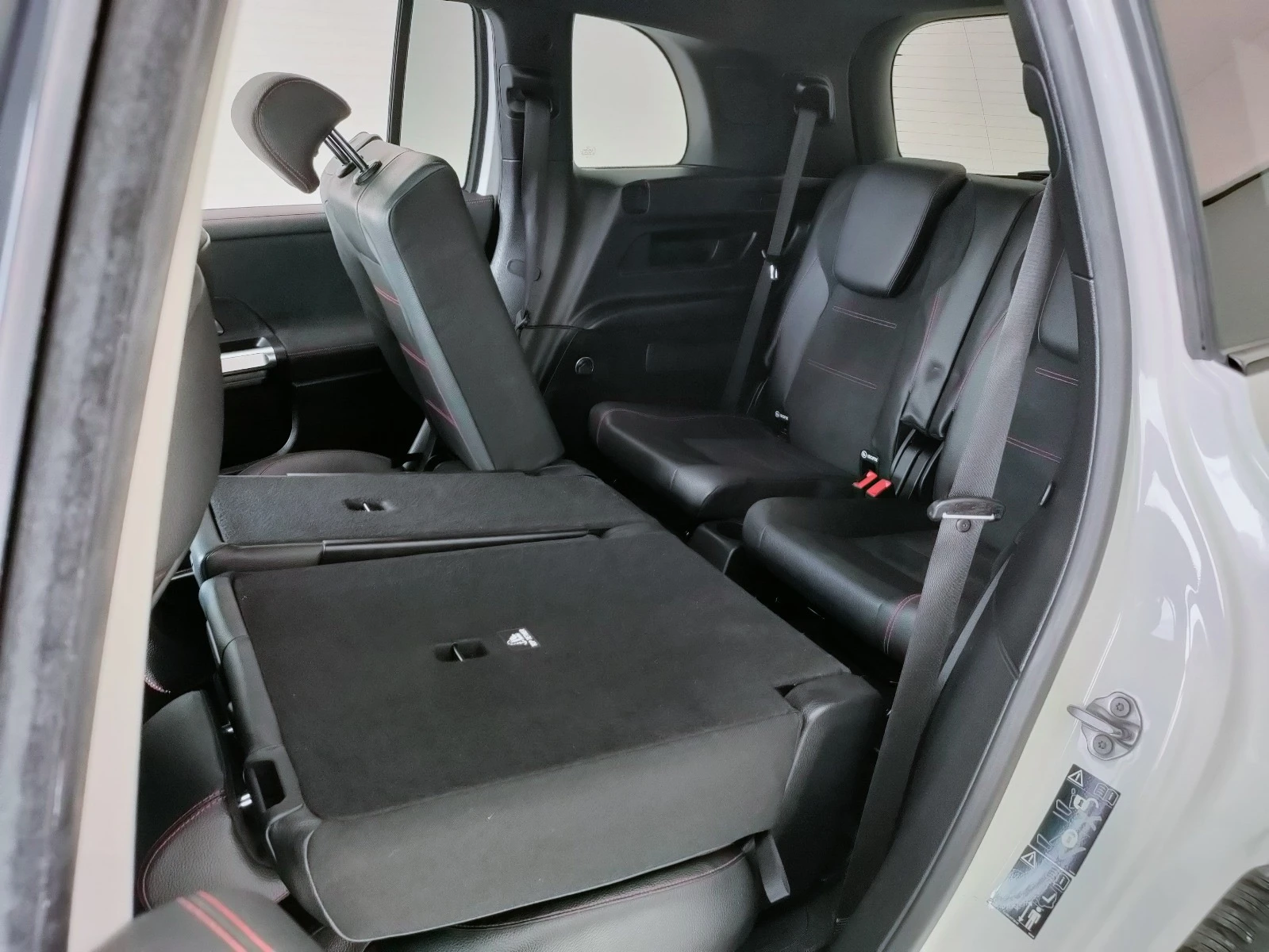 Mercedes-Benz GLB PREMIUM AMG LINE 4-MATIC - изображение 10