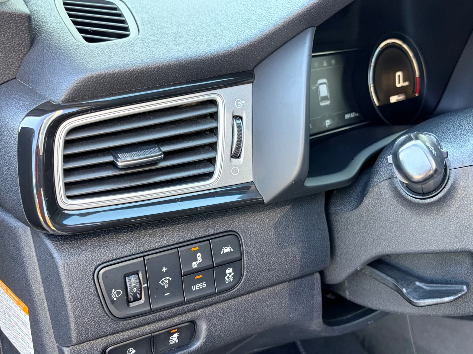 Kia Niro SOH 100% 64kw 204kc TERMOPOMPA!!!PREMIUM!!!, снимка 9 - Автомобили и джипове - 56009874