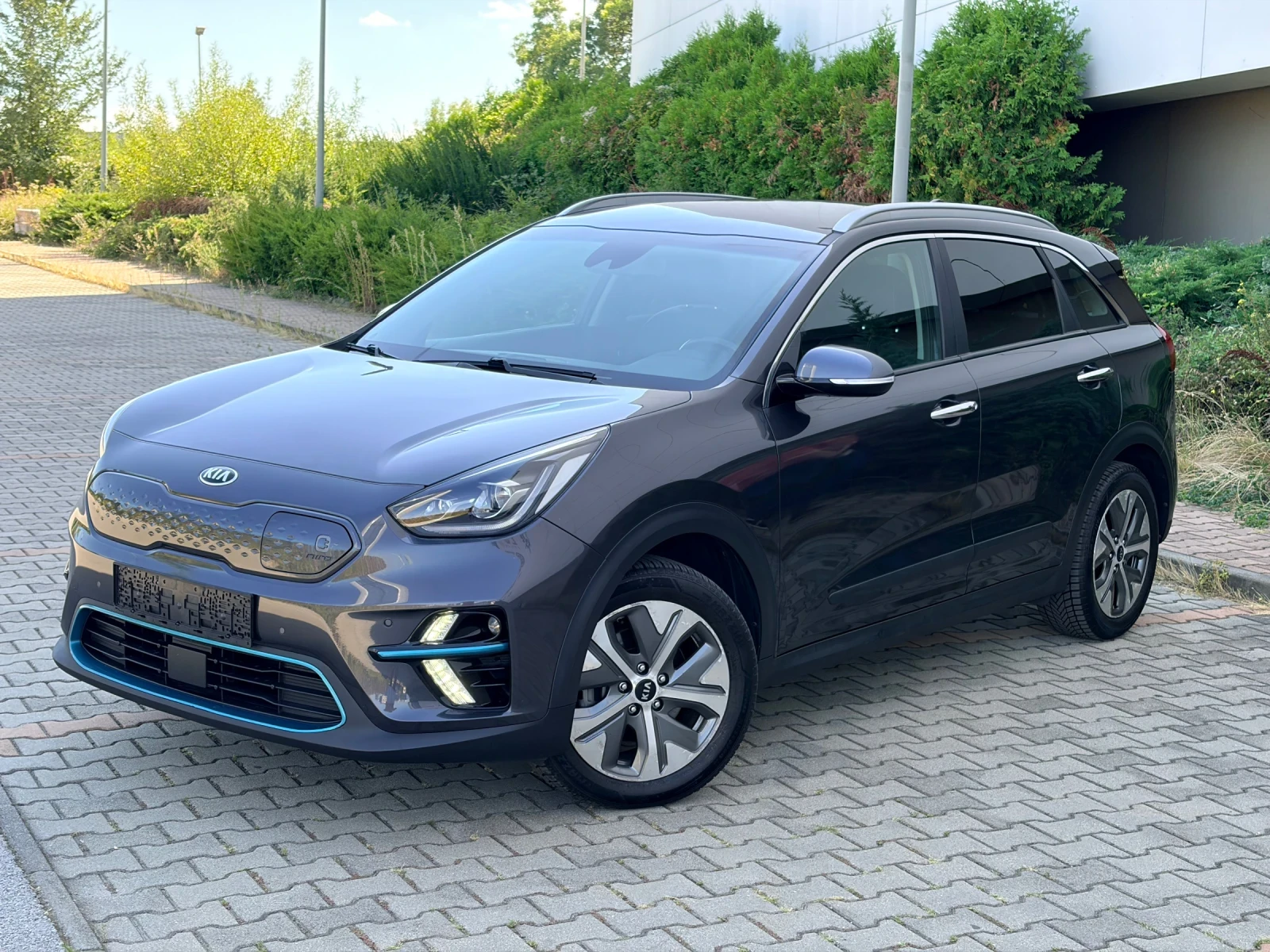 Kia Niro SOH 100% 64kw 204kc TERMOPOMPA!!!PREMIUM!!!, снимка 2 - Автомобили и джипове - 56009874