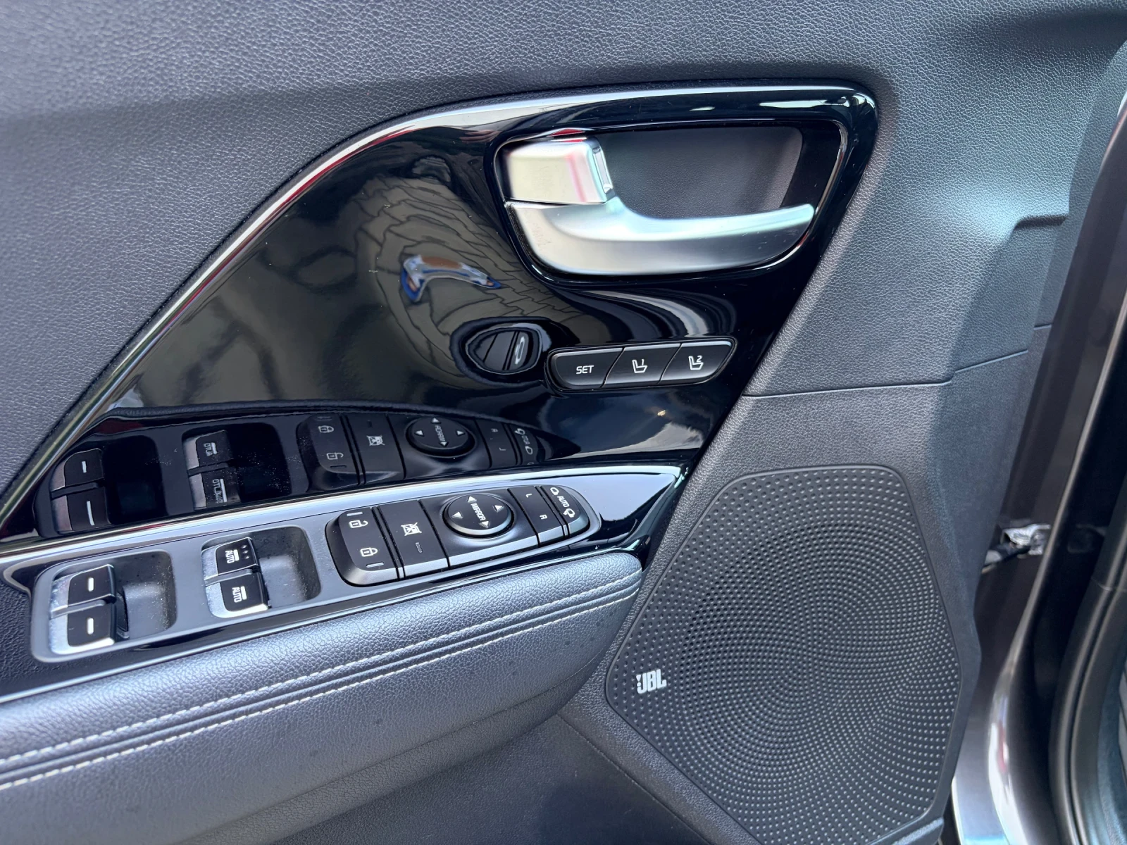 Kia Niro SOH 100% 64kw 204kc TERMOPOMPA!!!PREMIUM!!!, снимка 11 - Автомобили и джипове - 56009874