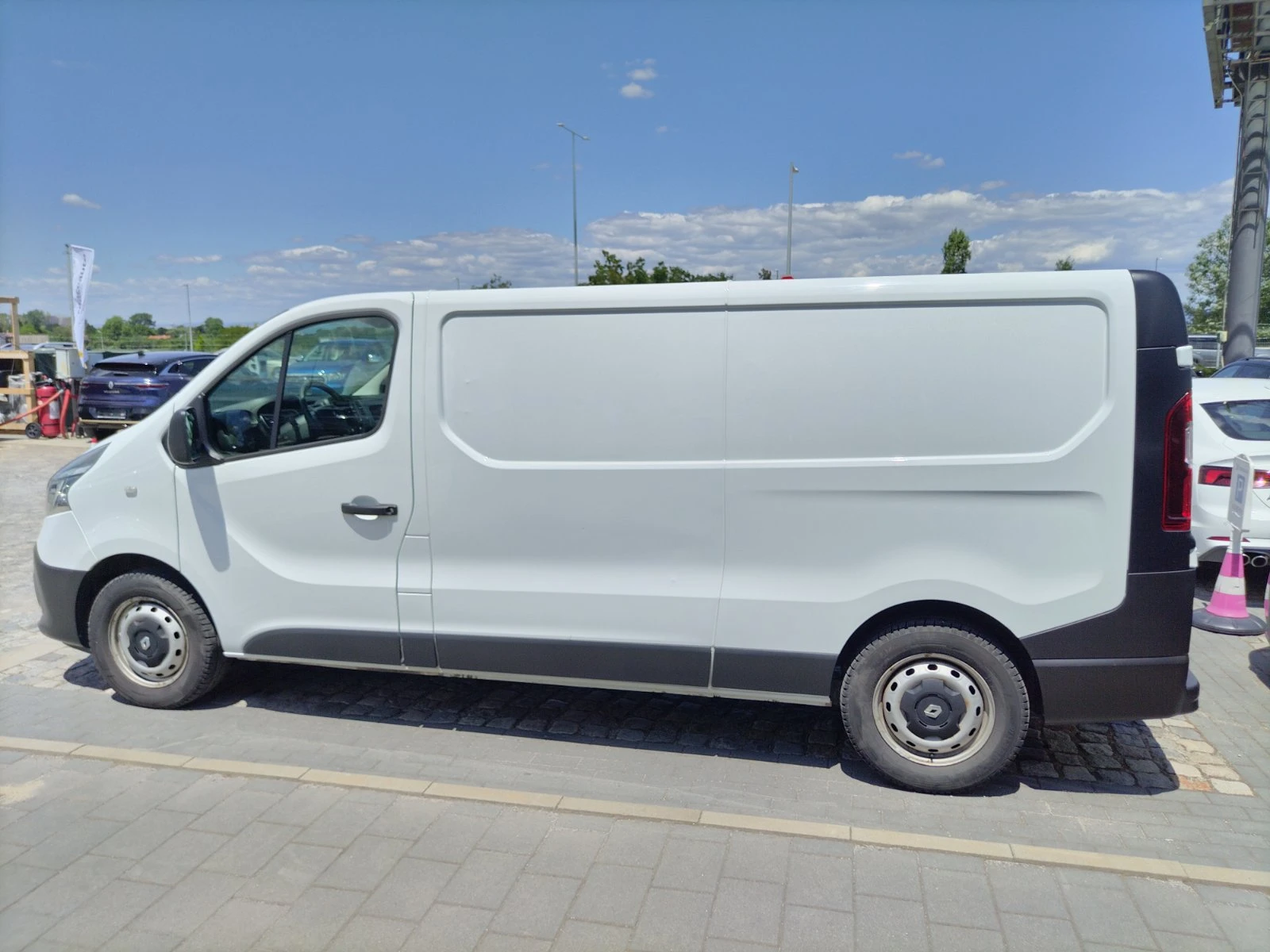 Renault Trafic 2.0dCi/146к.с./L2H1, снимка 7 - Бусове и автобуси - 55232617