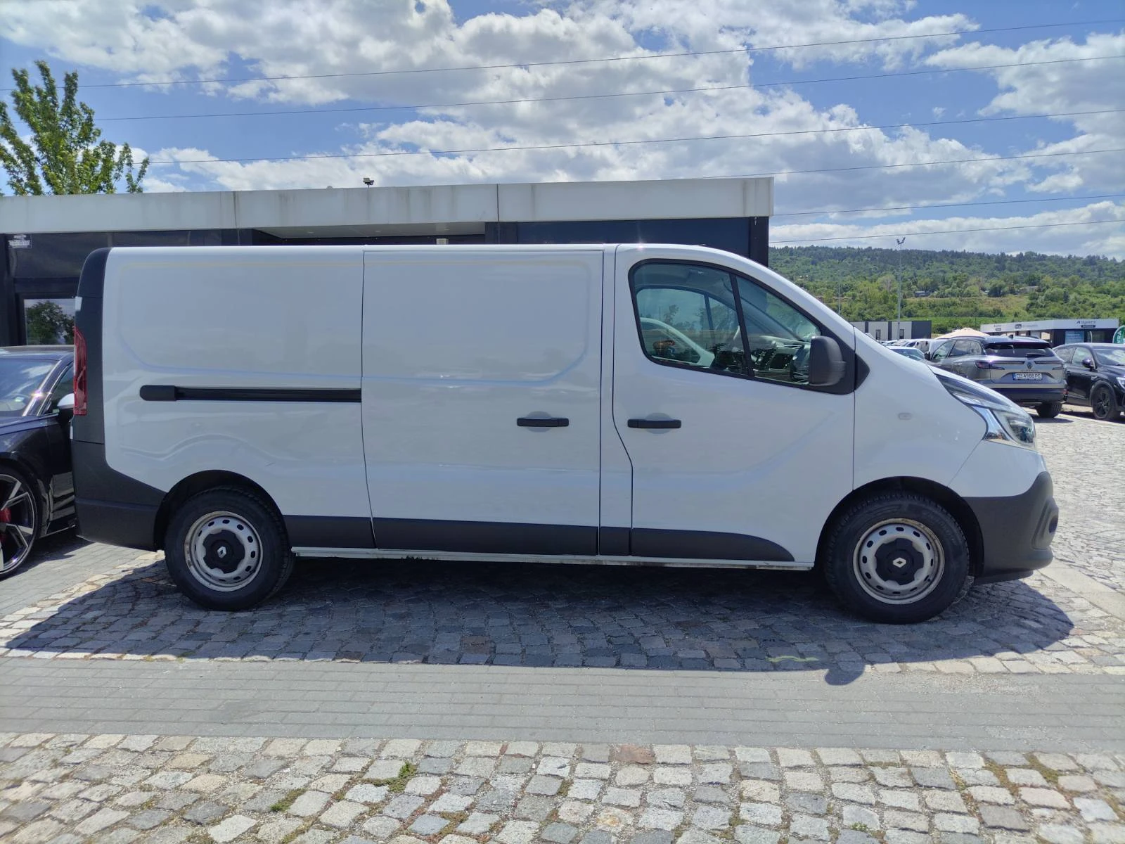 Renault Trafic 2.0dCi/146к.с./L2H1, снимка 8 - Бусове и автобуси - 55232617
