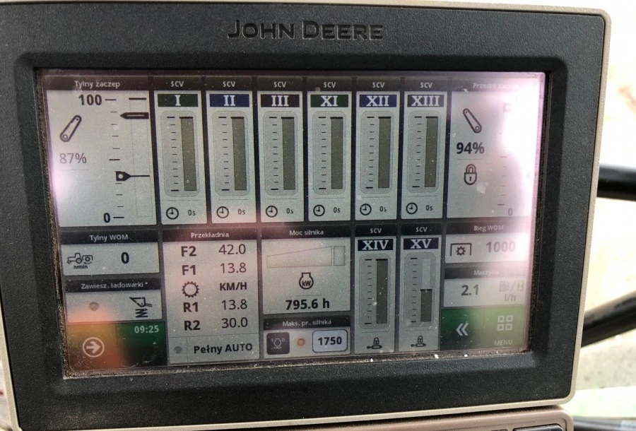 Трактор John Deere 6130R - изображение 7
