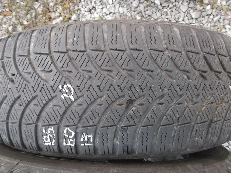 Гуми Зимни 185/60R15, снимка 2 - Гуми и джанти - 16386256