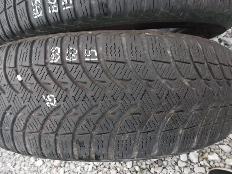 Гуми Зимни 185/60R15, снимка 3 - Гуми и джанти - 16386256