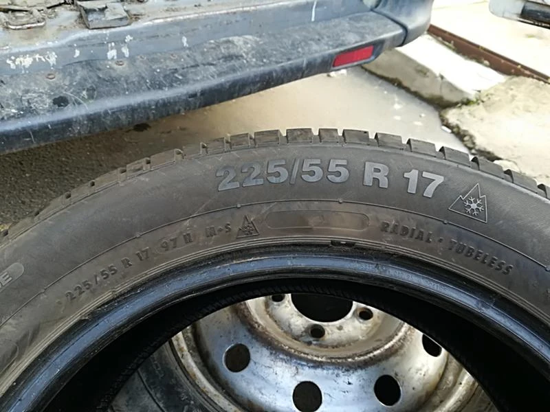 Гуми Зимни 225/55R17, снимка 7 - Гуми и джанти - 23685204