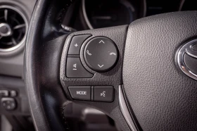 Toyota Auris 1.8 Hybrid ТОП! С ГАРАНЦИЯ! , снимка 13