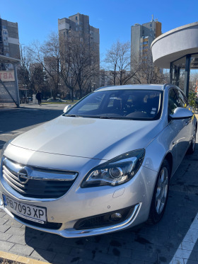 Opel Insignia 2.0D Sports Tourer, снимка 1 - Автомобили и джипове - 45830849