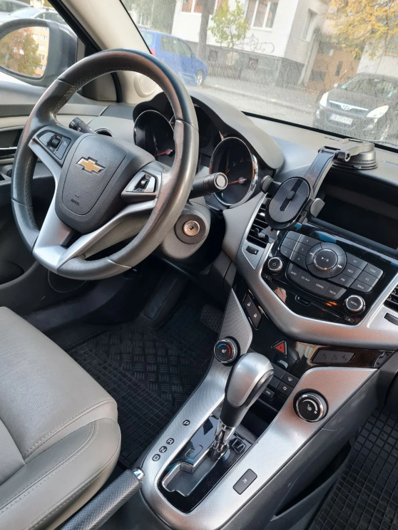 Chevrolet Cruze, снимка 9 - Автомобили и джипове - 47864430