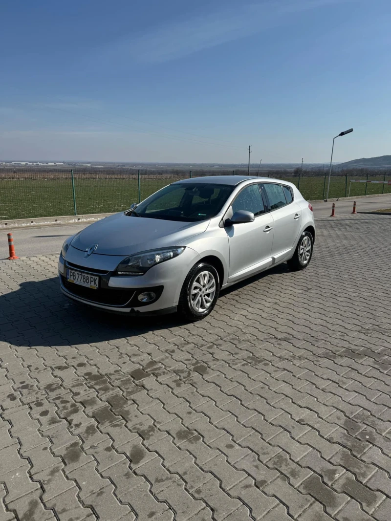 Renault Megane, снимка 1 - Автомобили и джипове - 49272342