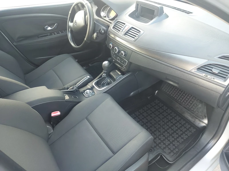 Renault Megane 1.5dci, снимка 8 - Автомобили и джипове - 52093607