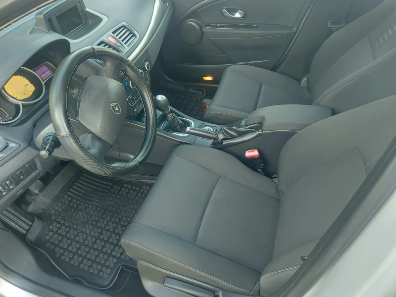 Renault Megane 1.5dci, снимка 9 - Автомобили и джипове - 52093607