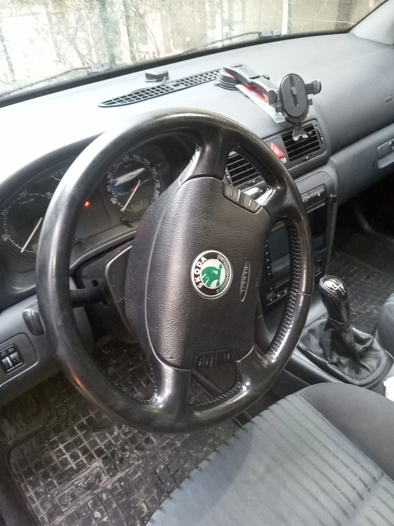 Skoda Octavia 1.9 TDI 110 к. с., снимка 8 - Автомобили и джипове - 53342746