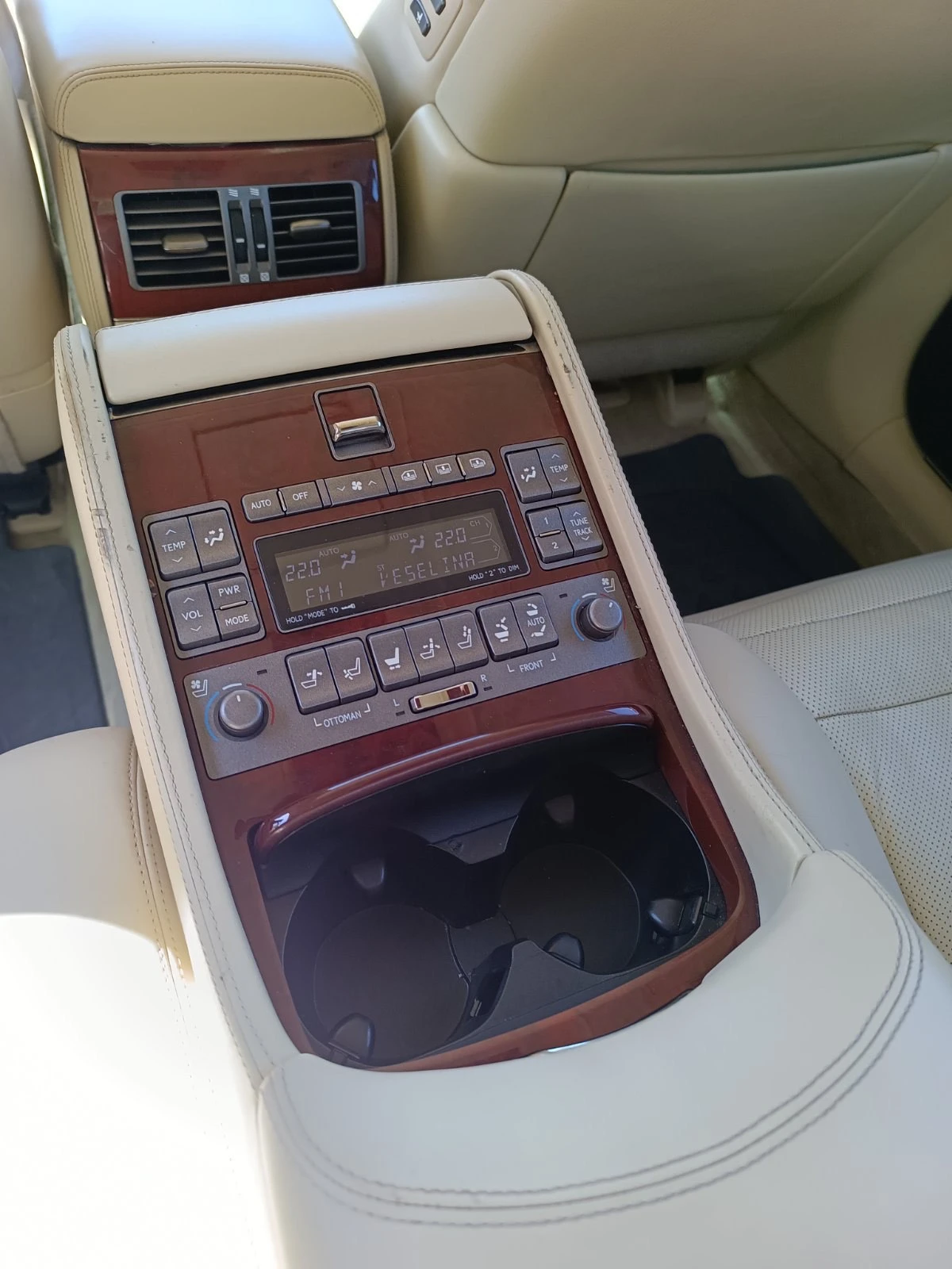 Lexus LS 600 600 - изображение 8