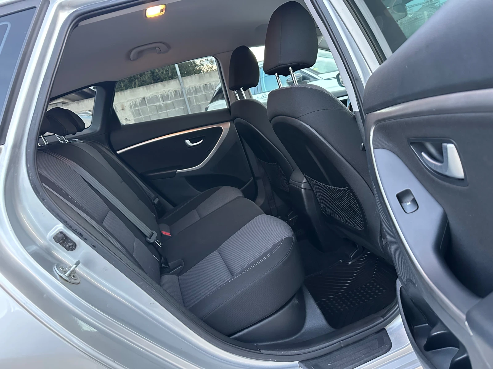 Hyundai I30 1.6crdi 110.6-! ! 150.. | Mobile.bg   13