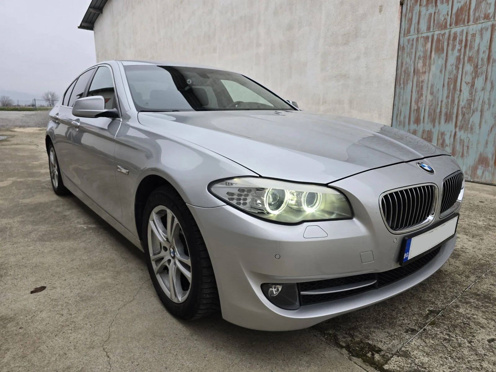 BMW 520 D АВТОМАТ NAVI СЕРВИЗНА ИСТОРИЯ КАТО НОВА - изображение 2