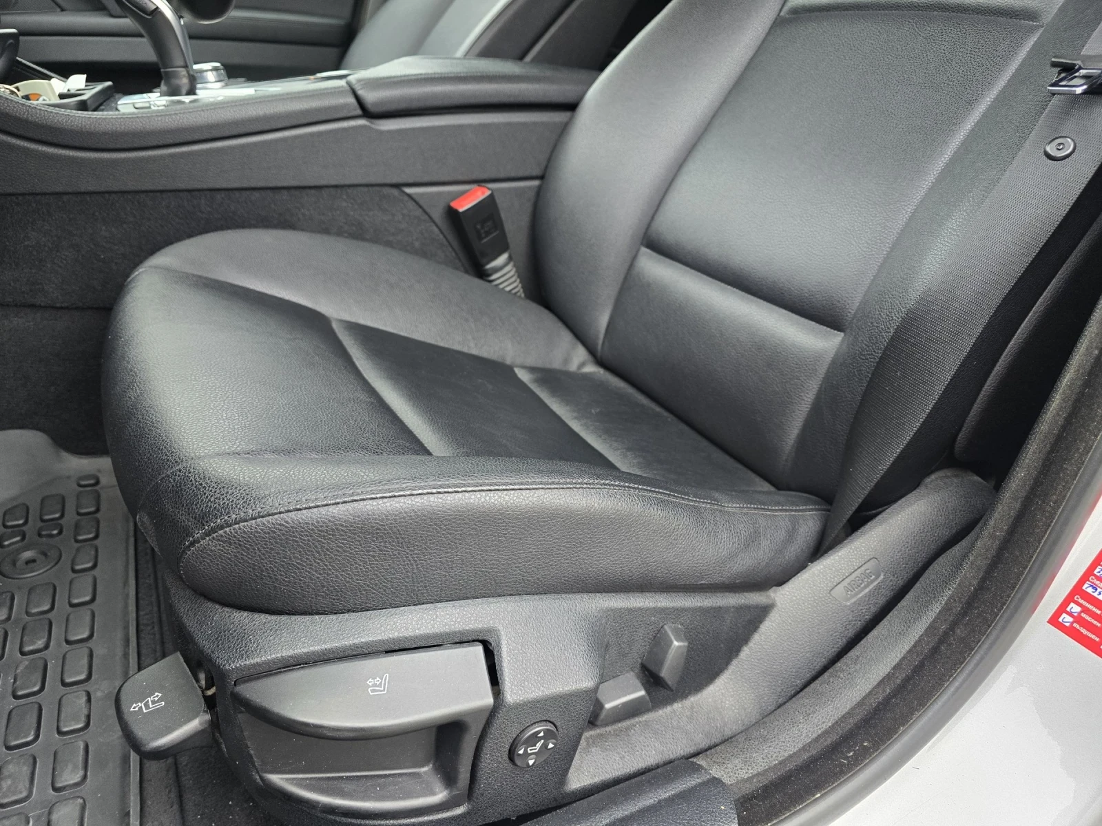 BMW 520 D АВТОМАТ NAVI СЕРВИЗНА ИСТОРИЯ КАТО НОВА - изображение 9