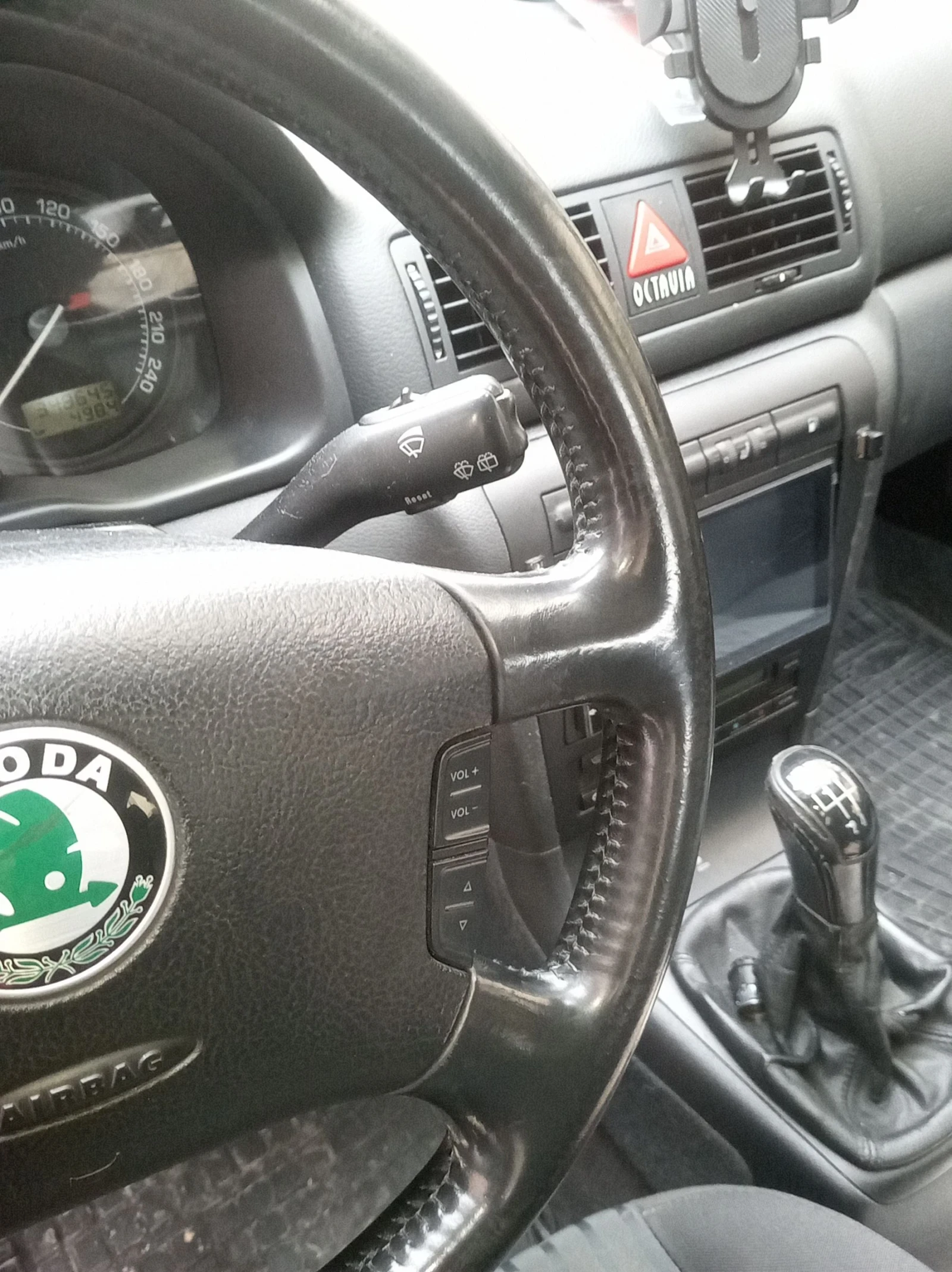 Skoda Octavia 1.9 TDI 110 к. с., снимка 10 - Автомобили и джипове - 53342746