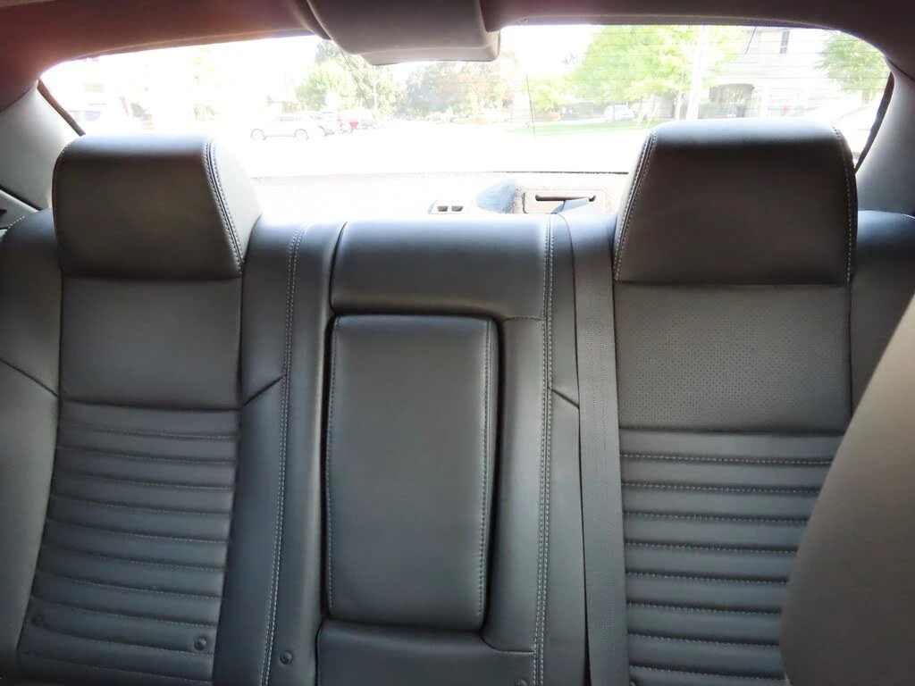 Dodge Challenger R/T* Classic* RWD* АвтоКредит* (ЦЕНА ДО БГ), снимка 8 - Автомобили и джипове - 54111354