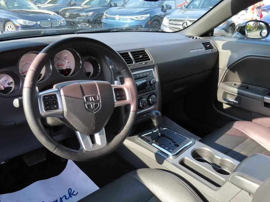 Dodge Challenger R/T* Classic* RWD* АвтоКредит* (ЦЕНА ДО БГ), снимка 15 - Автомобили и джипове - 54111354