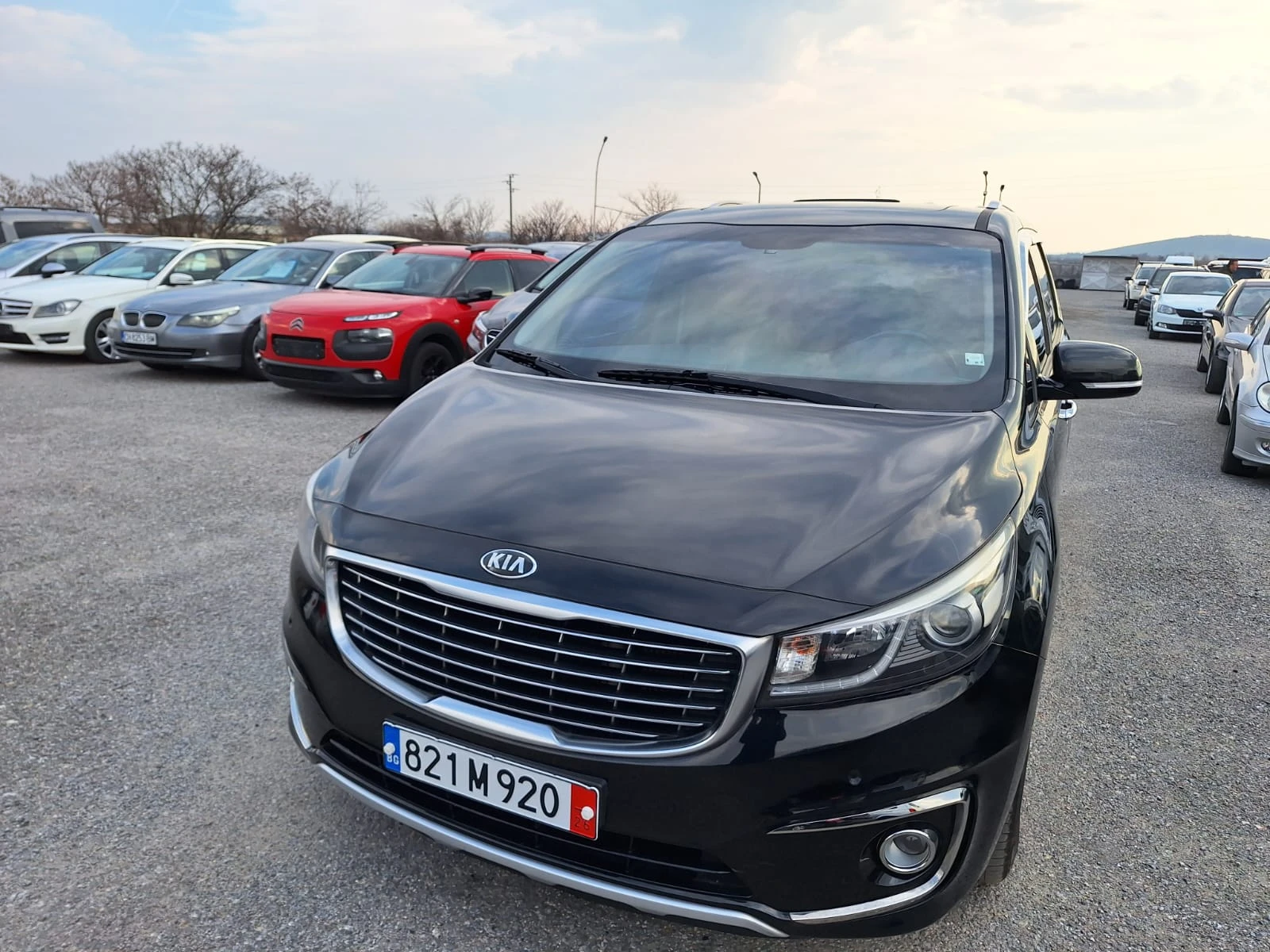 Kia Carnival 9 ������ | Mobile.bg � ����������� 1